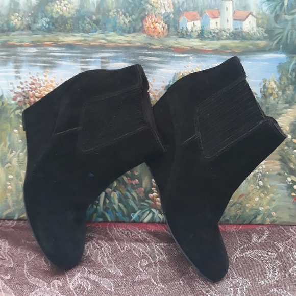 Saks Fifth Avenue Willa Wedge Ankle Boots - Size 9 Black Leather Boots - Picture 11 of 11